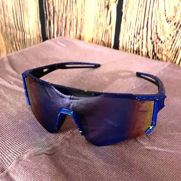 Stylish Blue Sunglasses, 1GG-145SUNG004 - Picture 2 of 3